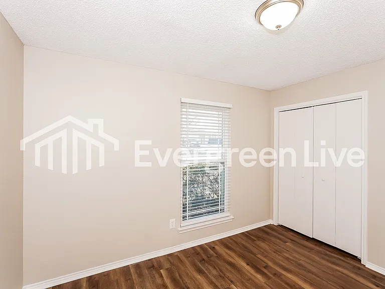 5705 Cedar Ridge Dr — Photo 11