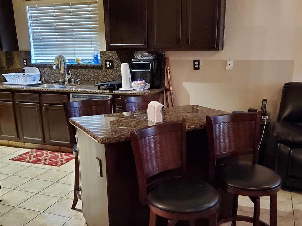 2nd image of 2814 Deborah Ln