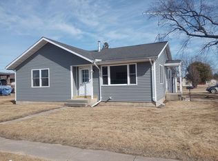 223 3rd St SE, Cresco, IA 52136