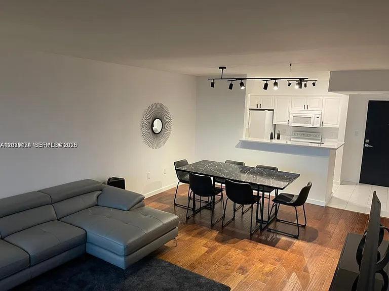 90 Alton Rd #908 — Photo 4
