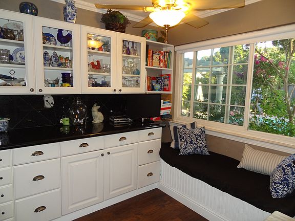 4th image of 5447 Woodhurst Ln