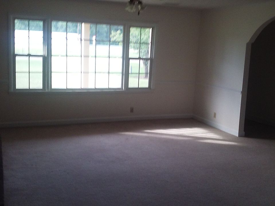 2nd image of 10 W Fifth St