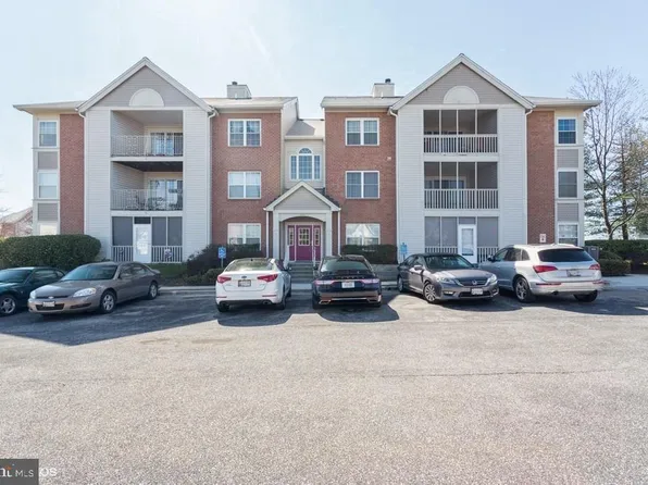 300 Blue Water Ct Unit 302, Glen Burnie, MD 21060
