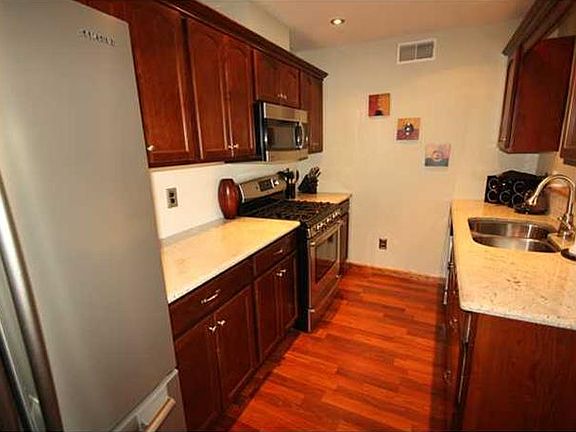 3rd image of 58 Deer Court Dr