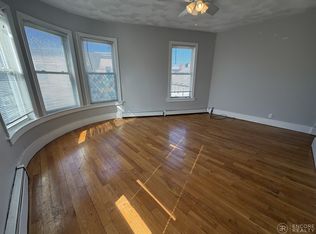 33 Portsmouth St #4R, Cambridge, MA 02141