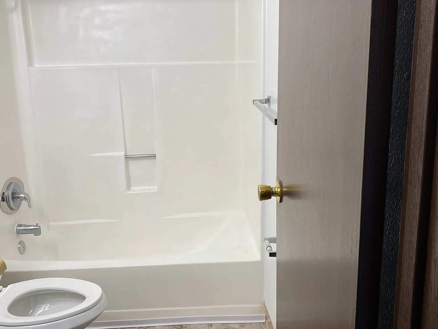 1 bed, 900 sqft, $1,435 — Photo 2