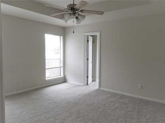 5th image of 762 Oak Park Dr