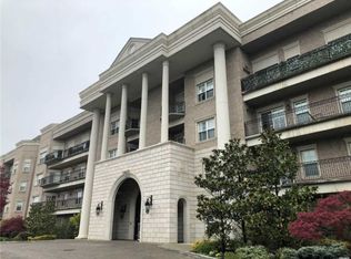 260 Central Ave, Lawrence, NY 11559