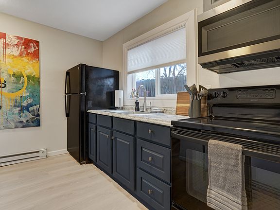5th image of 616 Bonfoy Ave #B