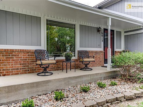 Covered Front Porch, Flowerbeds w/River-rock