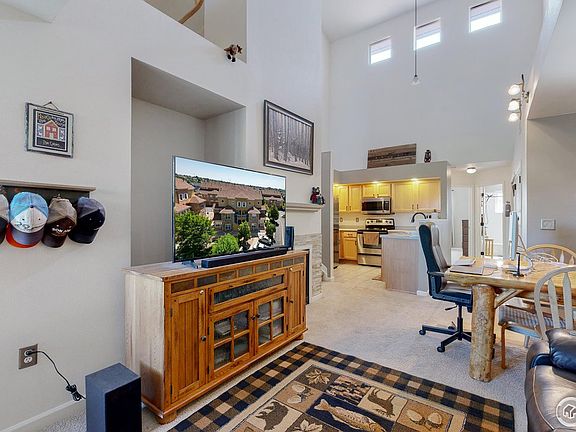 2nd image of 905 Lucca Dr