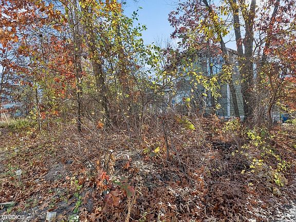 2nd image of 105 Emma Ln