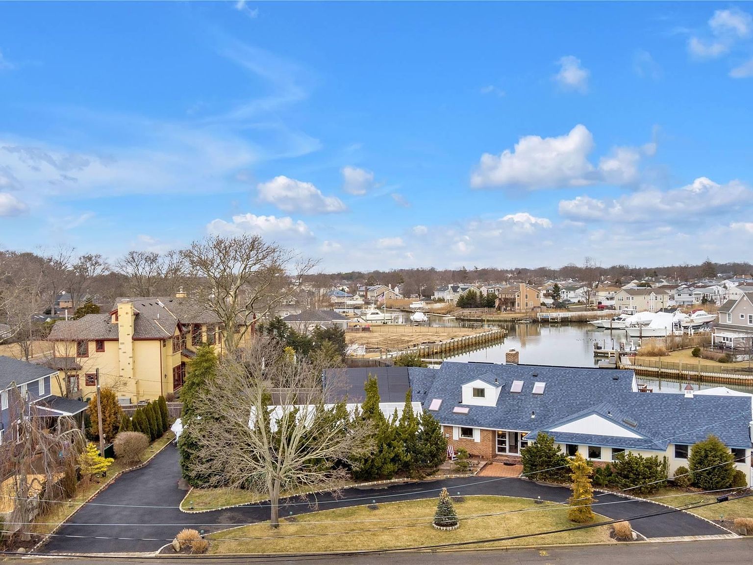 13 Iroquois Place, Massapequa, NY 11758 Zillow