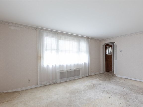 3rd image of 52 Keating St
