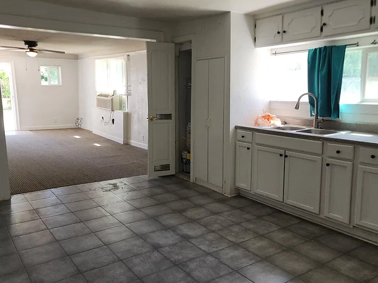151 N Pendell Rd #D — Photo 6