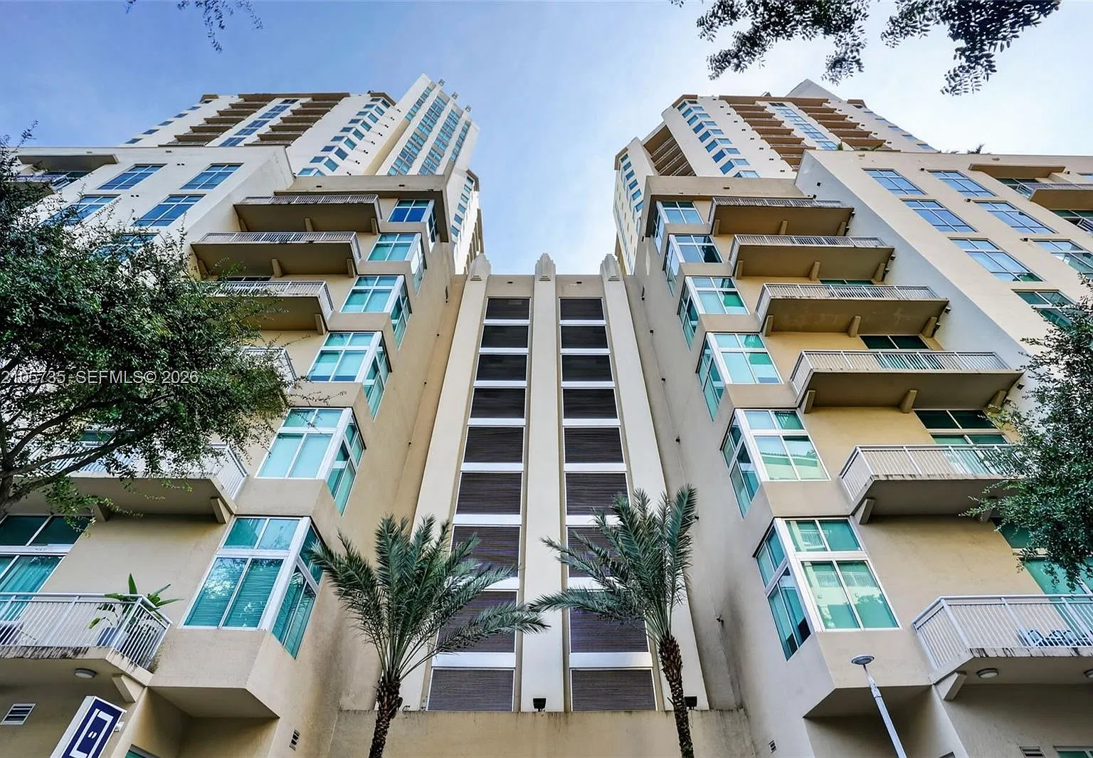 Metropolis I At Dadeland — Photo 4