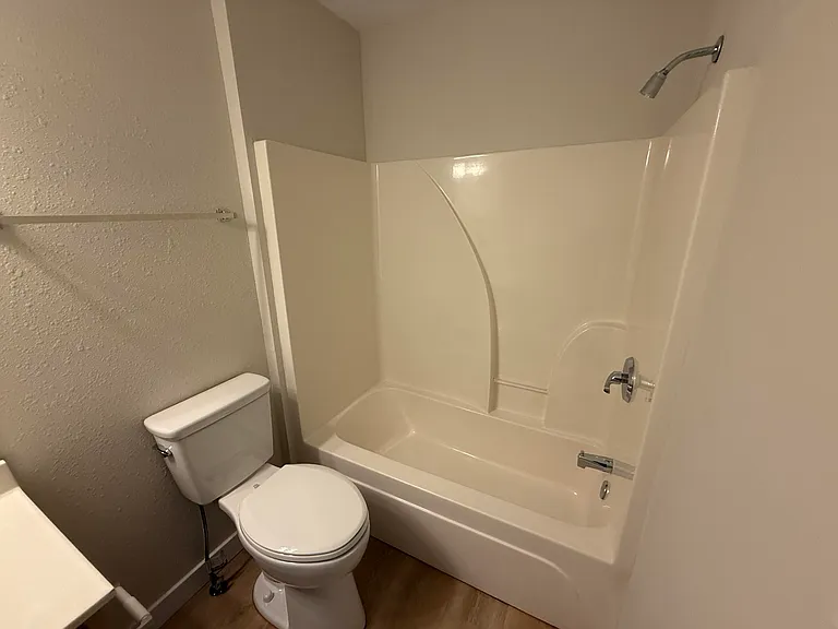 1512 Citadel Dr — Photo 12