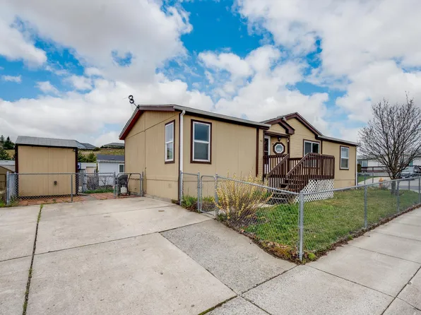255 NW Golden Hills Dr Space 42, Pullman, WA 99163
