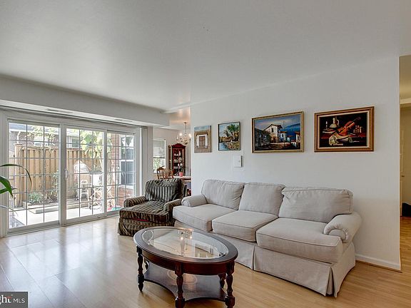 5th image of 1944 Kennedy Dr APT T3