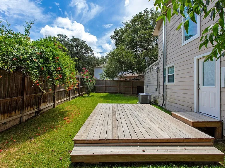 511 Homestead St — Photo 17