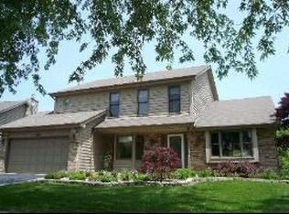 200 Millington Ln, Aurora, IL