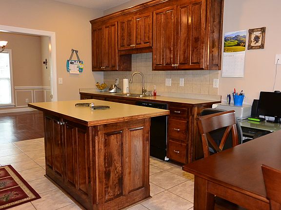 2nd image of 120 Glennfinnan Way