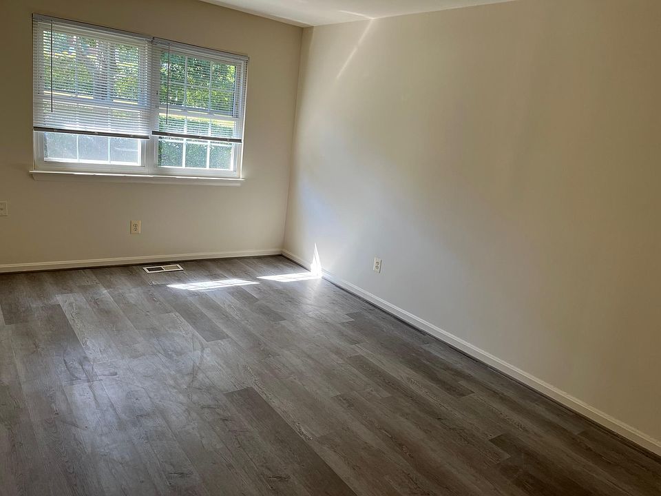 1st image of 9608 Hagel Cir
