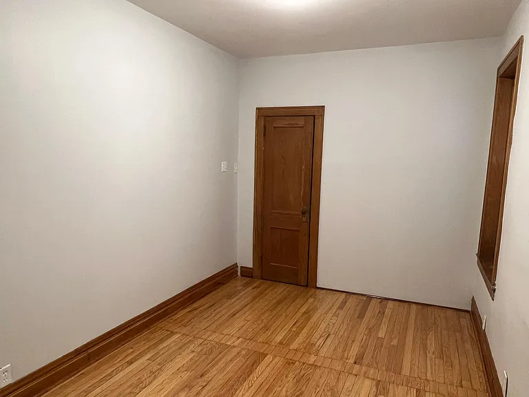 Bedroom 1- 15x9ft