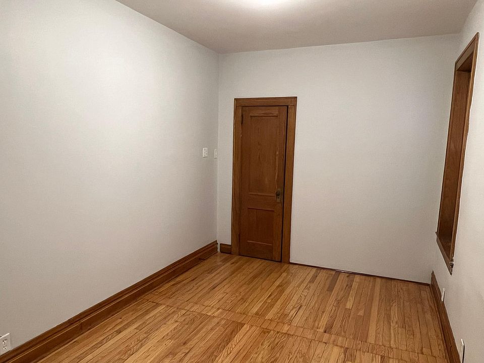 Bedroom 1- 15x9ft