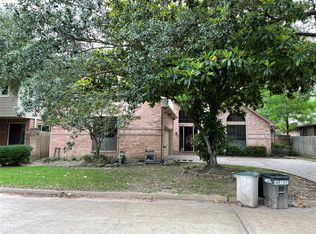 1330 Wickshire Ln, Houston, TX 77043