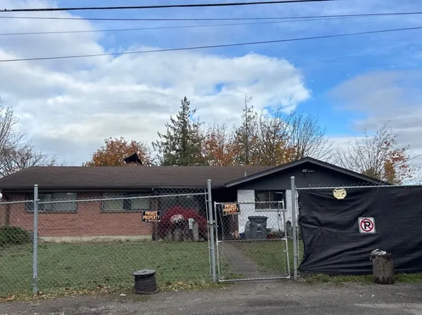 838 S 176th St, Seattle, WA 98148