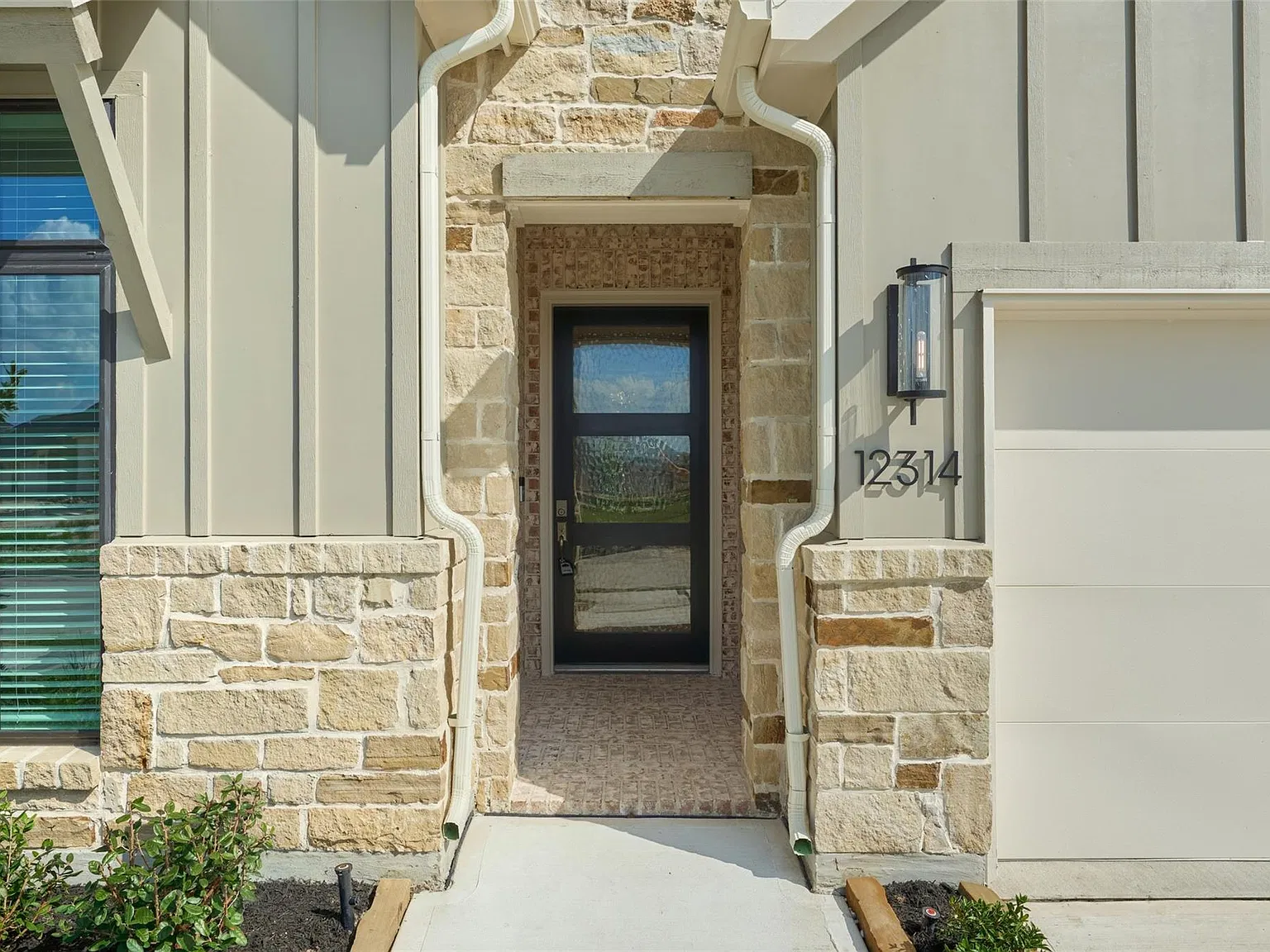 4 bed, 3.0 bath, 2513 sqft, $3,400 — Photo 3