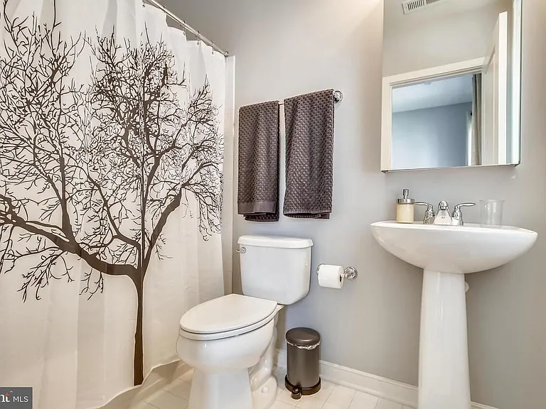 2908 Penny Ln — Photo 20