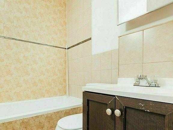 4th image of 312 Jefferson St APT 2R