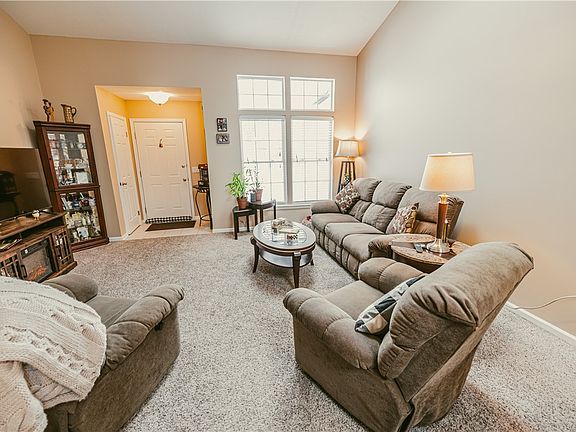 4th image of 84 Amberwood Pl