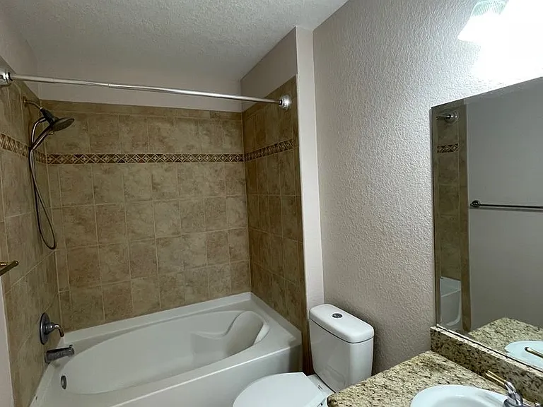 4600 E Moody Blvd #7L — Photo 18