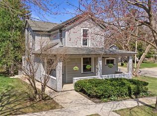 605 Water STREET, Lake Geneva, WI