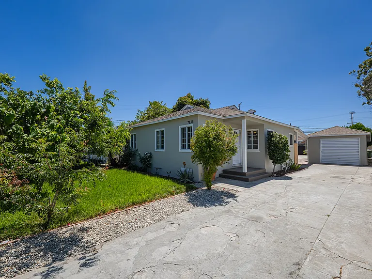 7731 Ferncola Ave — Photo 17