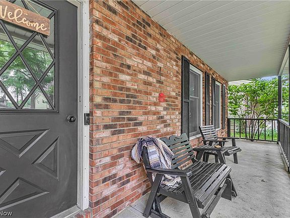 3rd image of 1009 Washington Dr