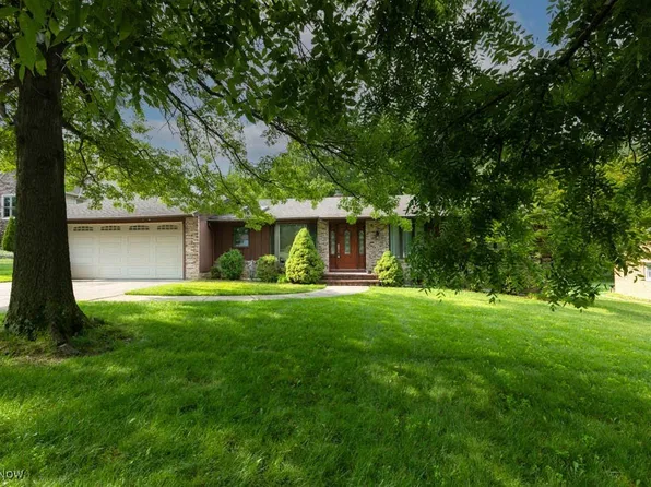 4745 Eastview Dr, Independence, OH 44131