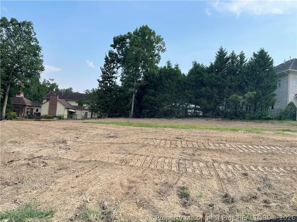 233 Forest Creek Dr, Fayetteville, NC 28303