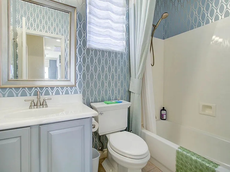 1833 W Periwinkle Way — Photo 35