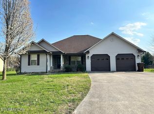 205 Wind Chase Dr, Madisonville, TN 37354