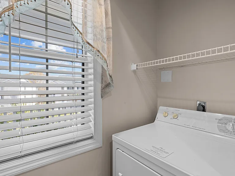 557 White River Dr #12H — Photo 26