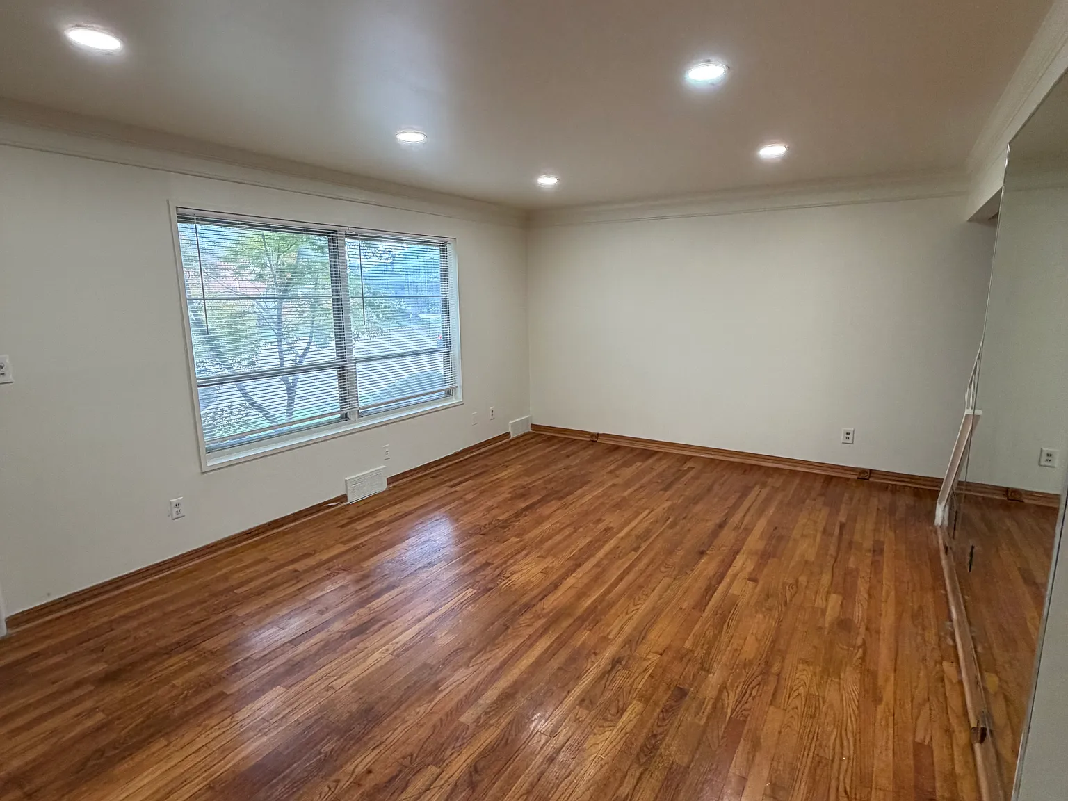 2 bed, 994 sqft, $1,400 — Photo 3