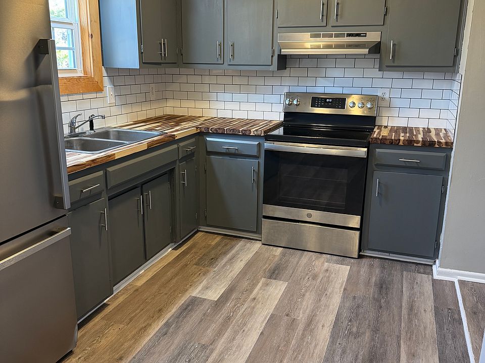 Updated eat in kitchen