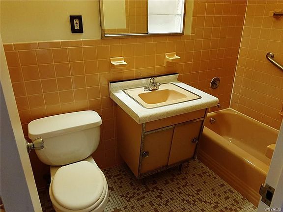 5th image of 151 Buffalo Ave APT 506
