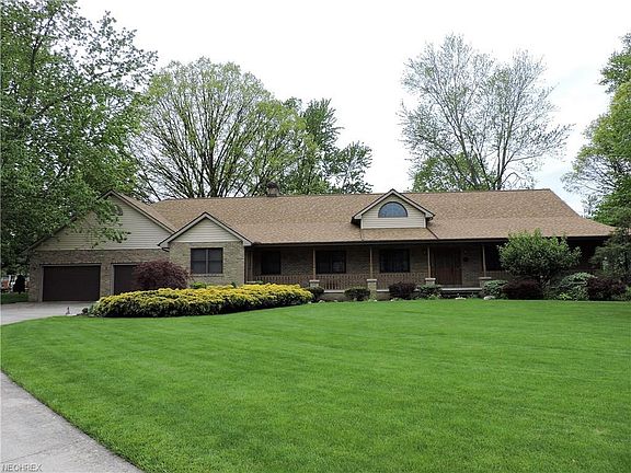 5th image of 211 Elm St