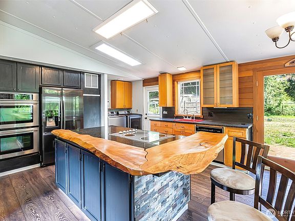 5th image of 621 Westcott Drive