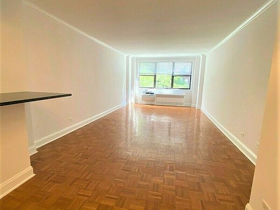 4th image of 442 W 57th St APT 3E